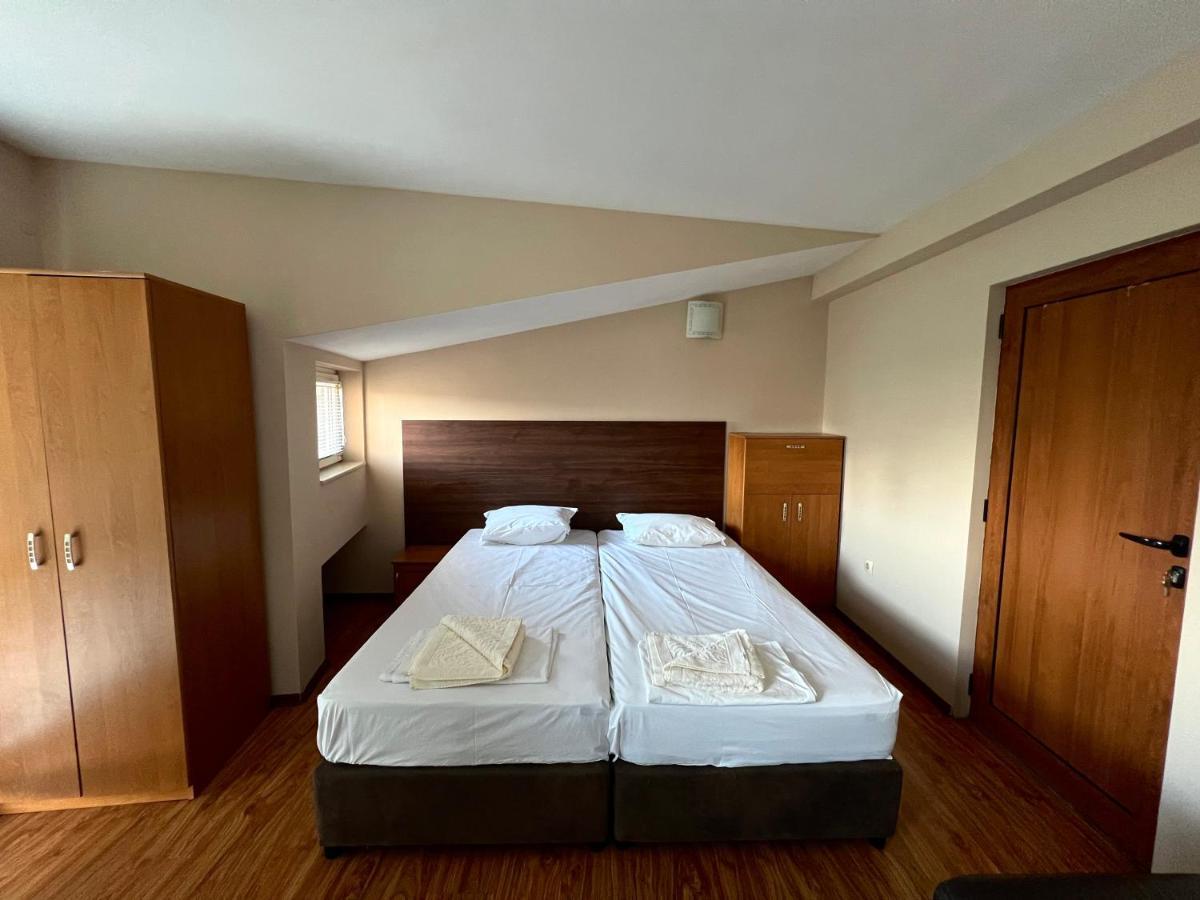 Hotel Maria Vratsa Bagian luar foto
