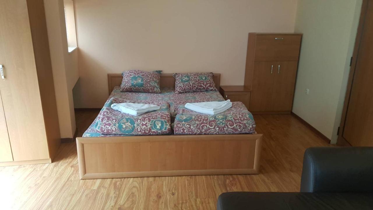 Hotel Maria Vratsa Bagian luar foto