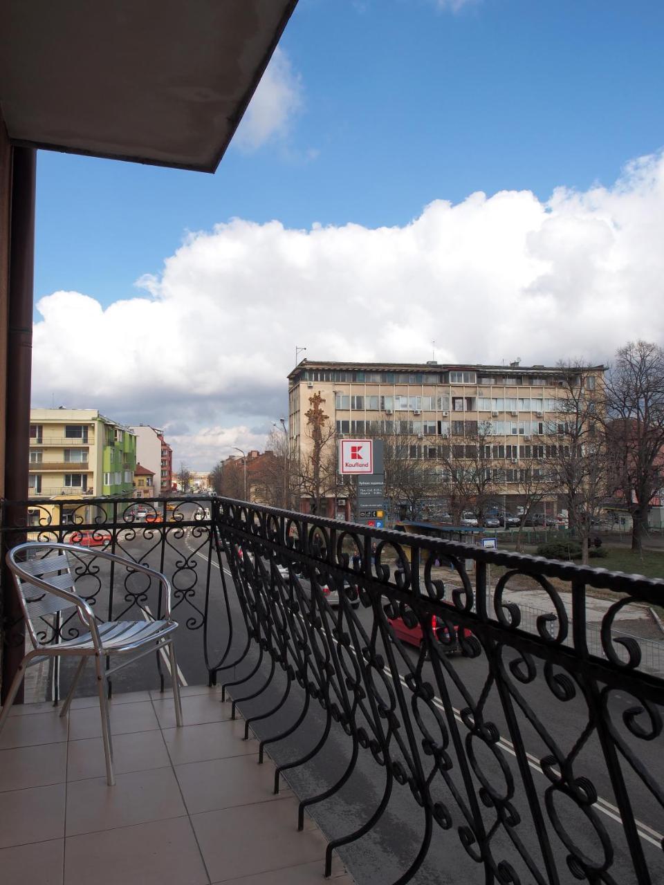 Hotel Maria Vratsa Bagian luar foto