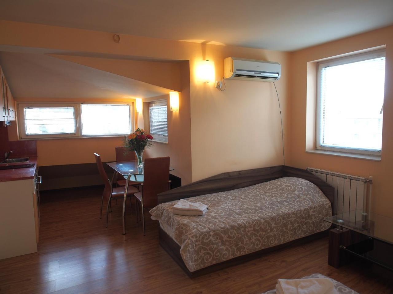 Hotel Maria Vratsa Bagian luar foto